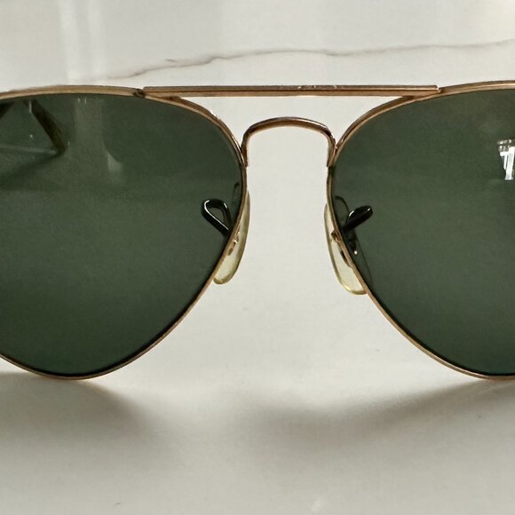 Vintage Ray-Ban Aviator Sunglasses - Picture 2 of 7